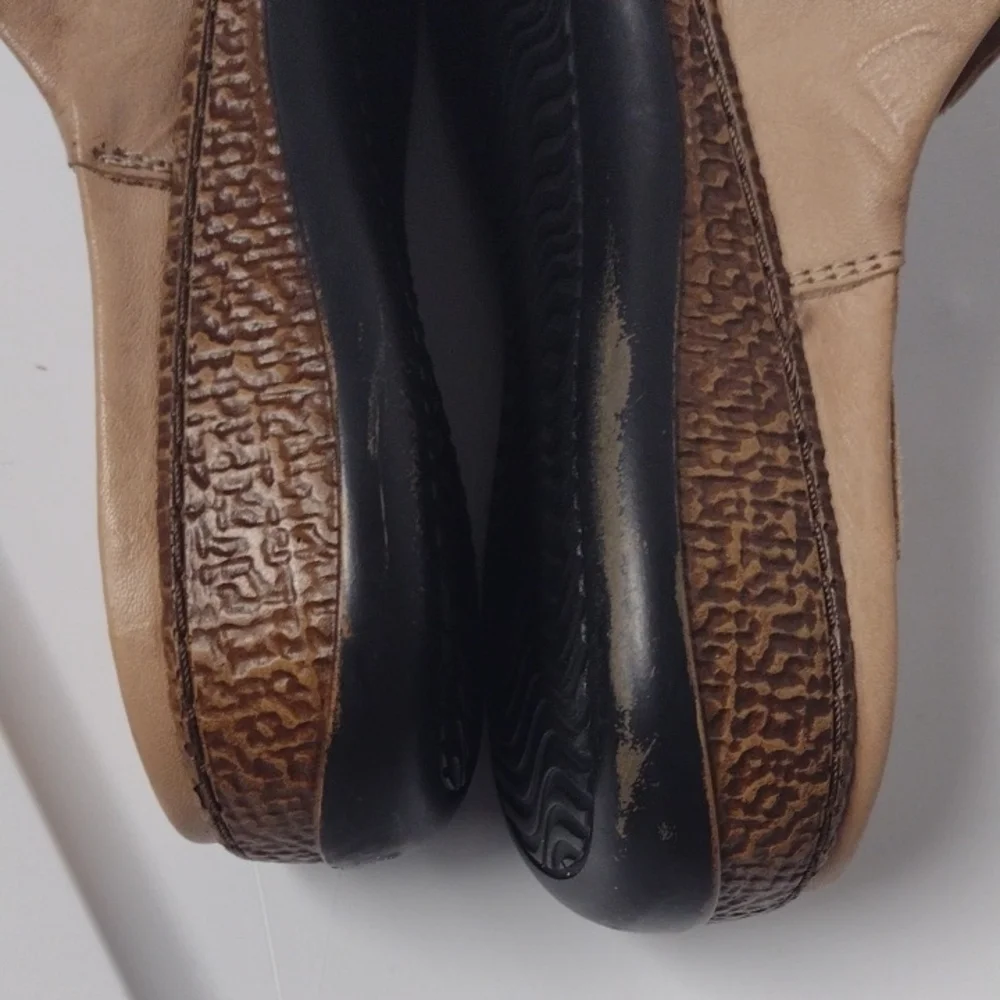 Tan Leather Mules Comfortable Clogs - Picture 9 of 9